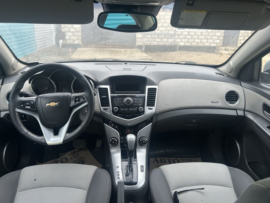 Шевроле круз 2010 год