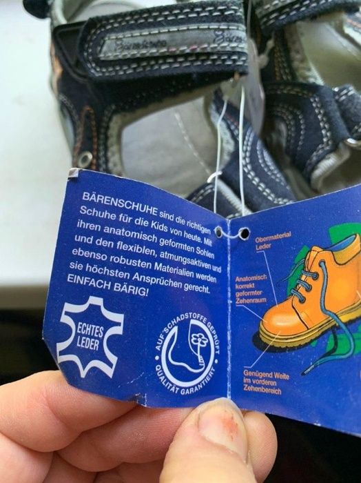 босоножки для мальчика 7-9лет новые