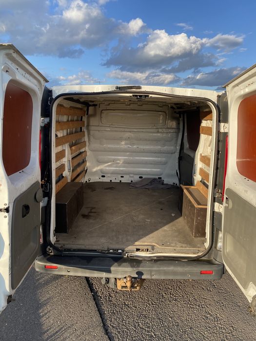 Inchiriez duba fara sofer