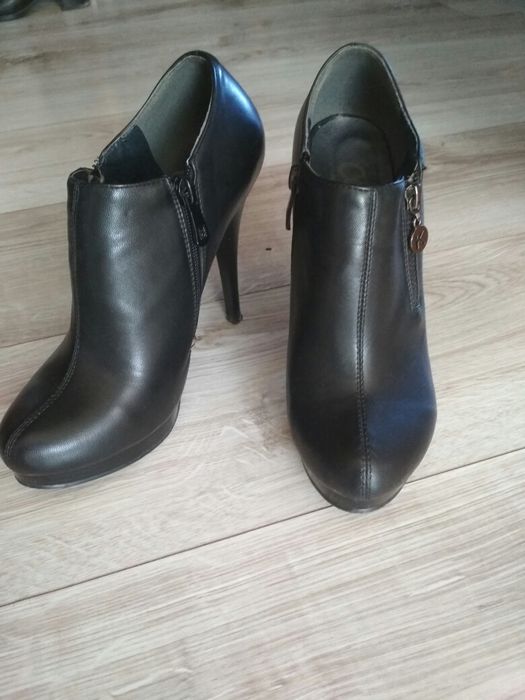 Продаю ботильоны