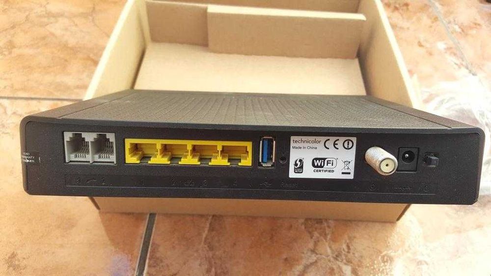 Router Gigabyte Wireless dual band 2,4GHz și 5GHz compatibil rețea UPC