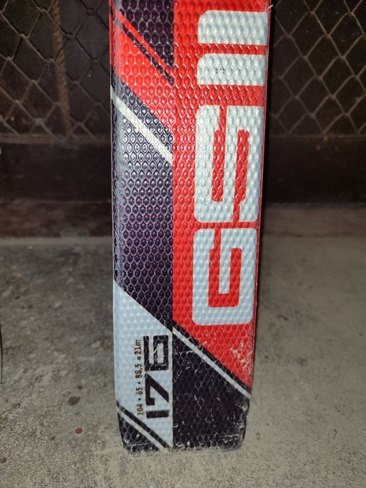 Ски Atomic 176 и Rossignol 170