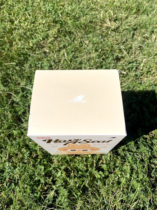 Labubu Have A Seat, Лабубу