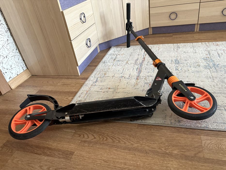 Продам детский самокат