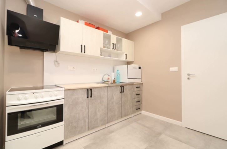 Дава се под наем Двустаен апартамент в София, Люлин 6 - 61 кв.м за 617.1 € - Снимка #3