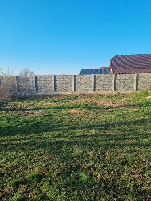 Casă cu teren generos in Pădureni