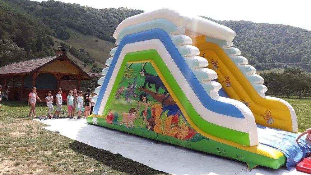 Topogan gonflabil de inchiriat