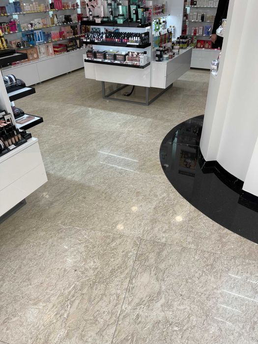 Plăci și lastre din piatră naturală – Marmură / Travertin / Granit