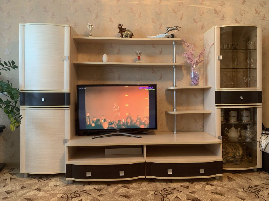 Мебель для гостинной, стенка