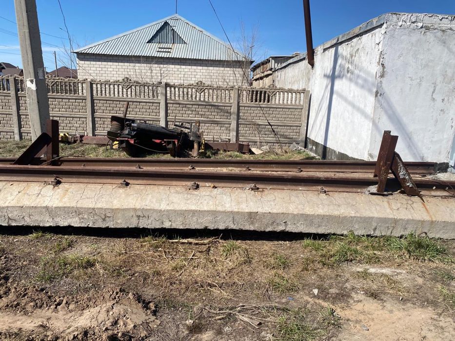 Продам рельсы для крана