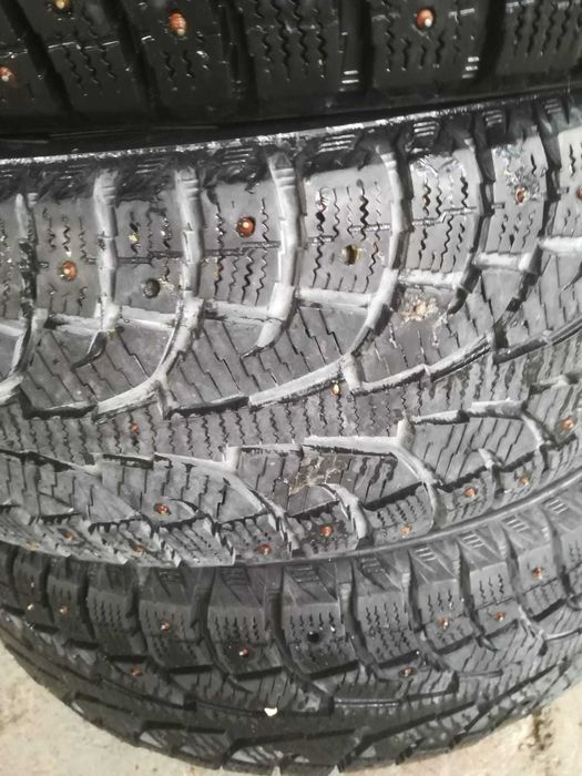 Покрышки зимние 235 65 R17
