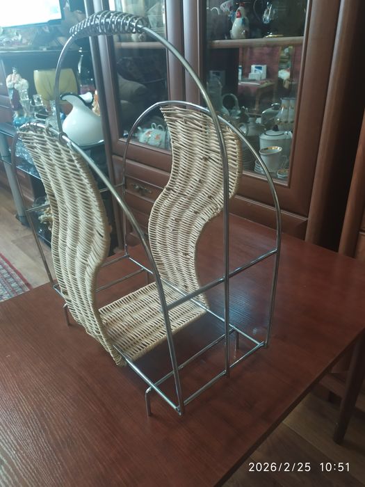 Подцветочник плетёный.