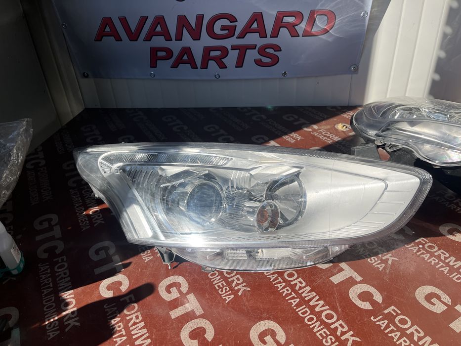 Фар Ford Connect 2021г