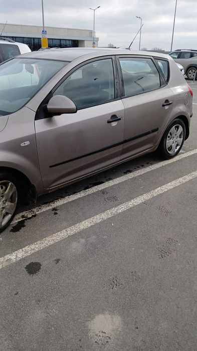 Vand kia ceed an fabricație 2008