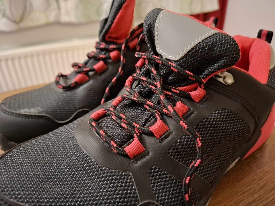 Adidasi Crane marimea 39