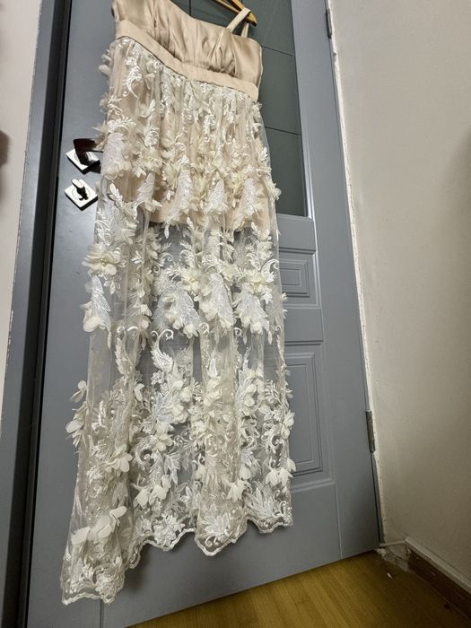 Платья шикарные вечерние . Самовывоз