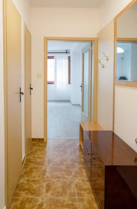 Дава се под наем Двустаен апартамент в Варна, Автогара - 55 кв.м за 360 € - Снимка #4