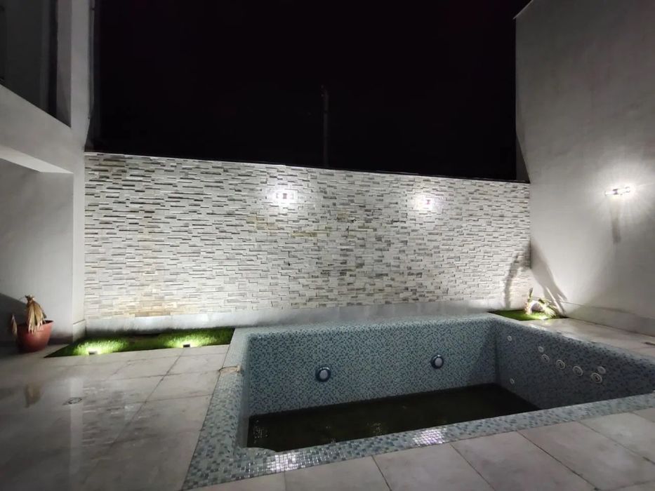 Аренда евро коттеджа с бассейном  ( н474 )