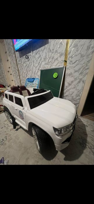 Продам электромобиль новый