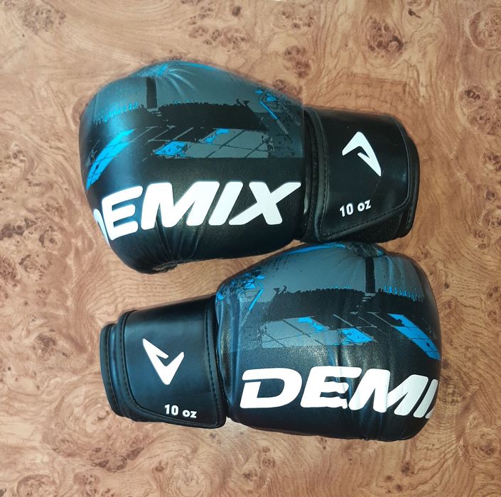 Боксерские перчатки