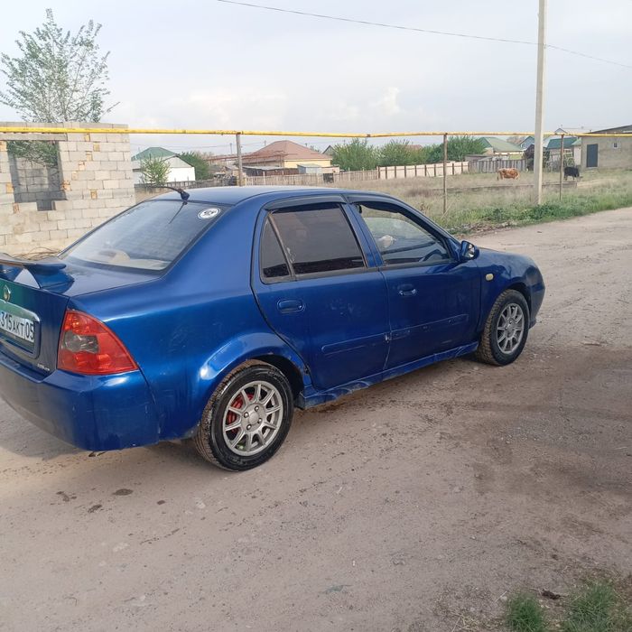 Продам машину geely