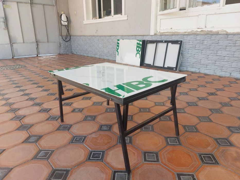 Xontaxta temir profildan. Usti plastik.