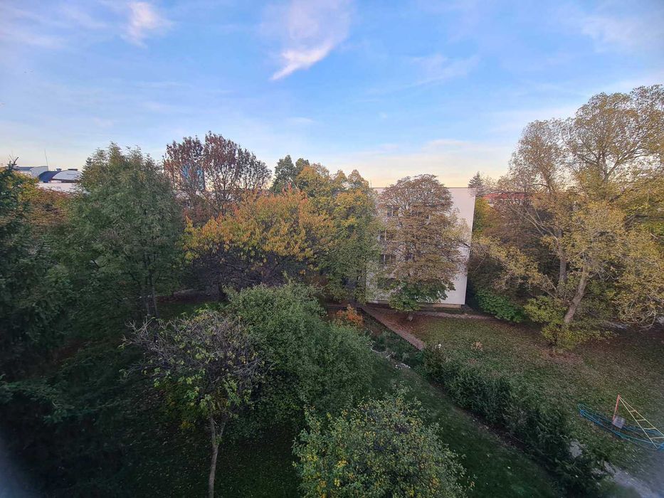 Дава се под наем Тристаен апартамент в София, Изток - 110 кв.м за 797.64 € - Снимка #11