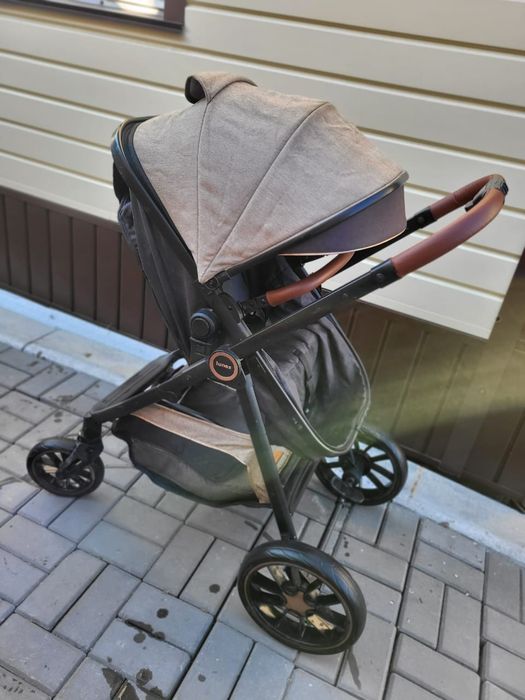 Продам коляску фирмы Junex