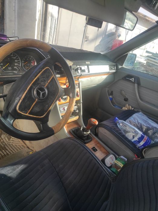 Мерседес(дизель) в хорошем состоянии.