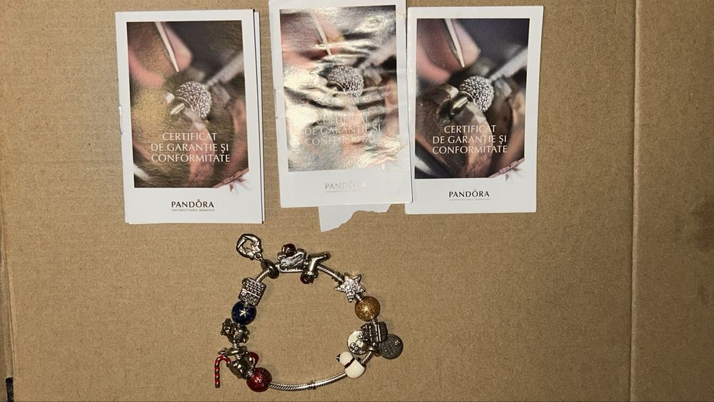 Vand bratara noua Pandora + 13 talismane