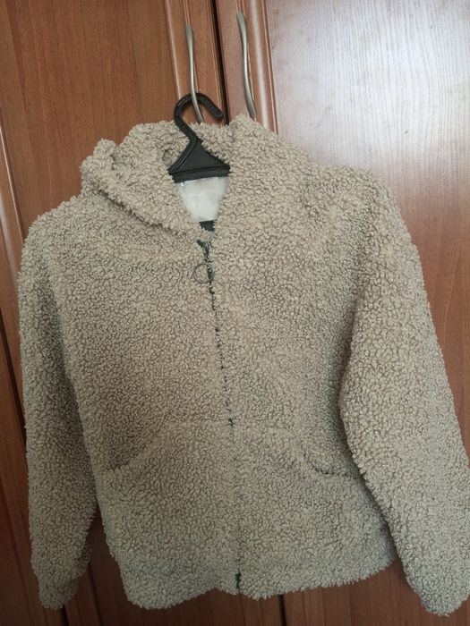 Продам тедди и ветровку на девочку