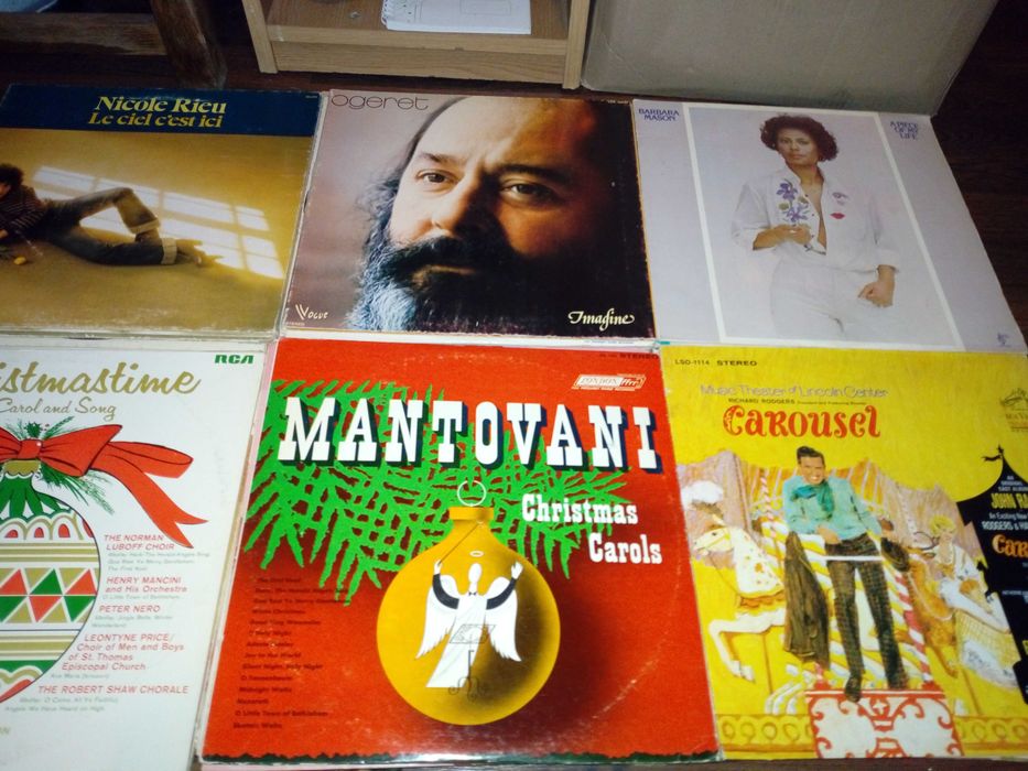 Discuri vinil de craciun  limba engleza  colinde ,cantece  stare ca nou