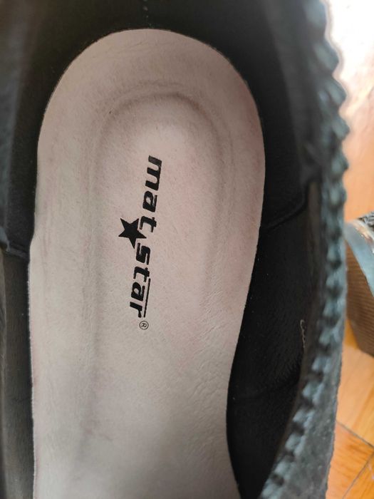 Дамски обувки Mat Star черни, лачени, с дебел ток, в отлично състояние