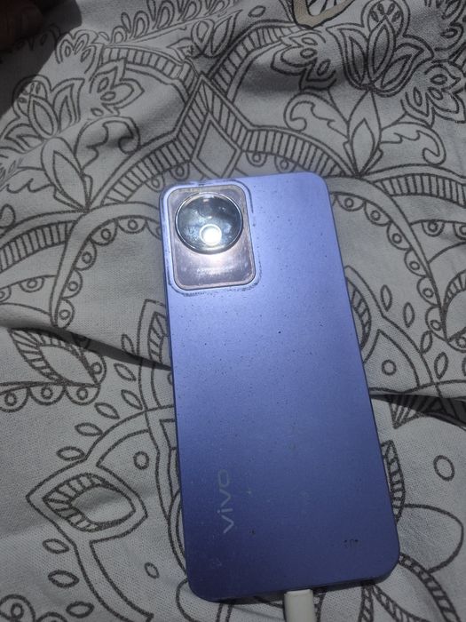 Продам телефон vivo