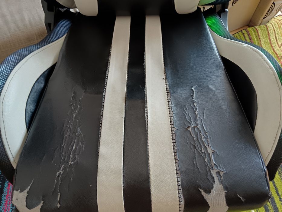 Scaun Gaming Genator cu LED RGB și Perne Lumbar/Cervicală