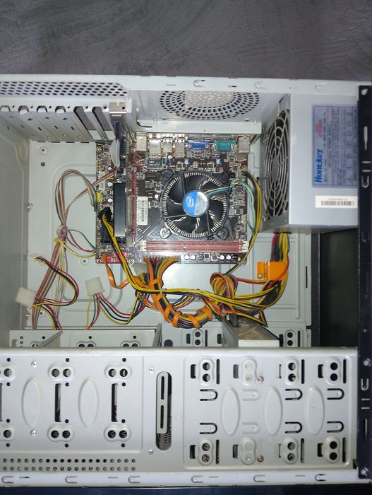 Компьютер и его комплектующие