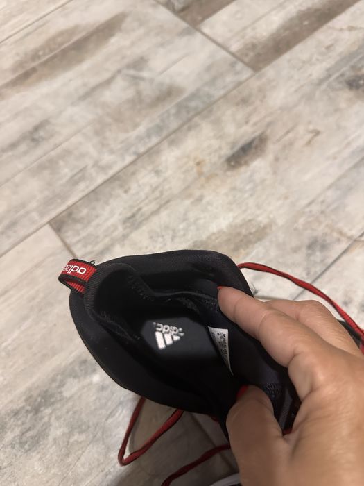 Маратонки Adidas 39