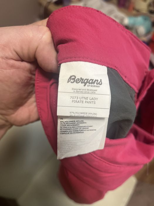 Къси дамски туристически панталони Bergans