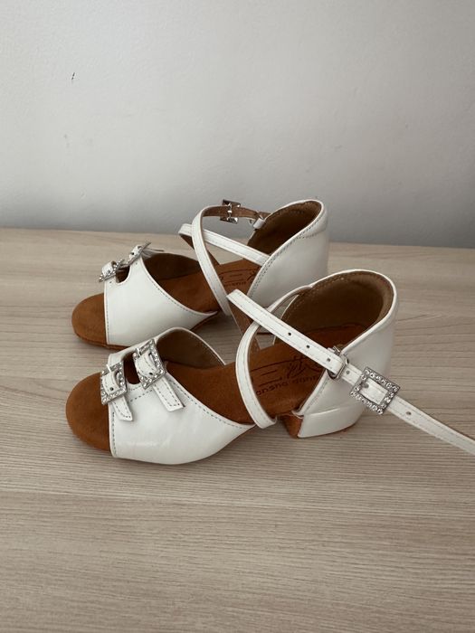 Туфли для бальных танцев.