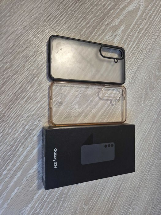 Продавам Samsung C24