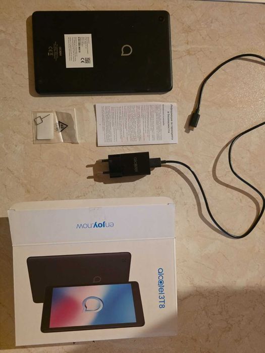 Таблет Alcatel 3T8 - Четири-ядрен 1.28 GHz, 2GB RAM, 32GB, 4G - Черен