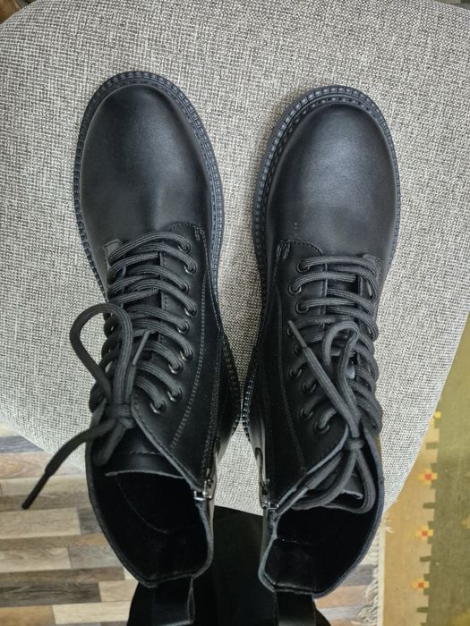 Продам ботинки женские весна -осень