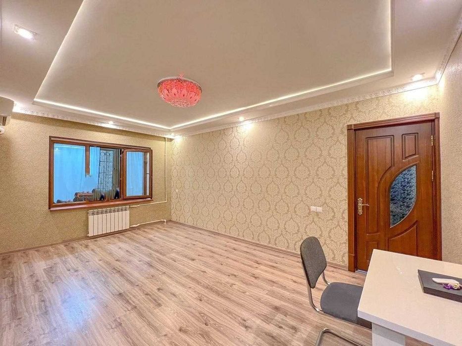 Паркентский ул.Ген Петрова Игрушки 77-серия 4-комн 2/4 90 м² ремонт