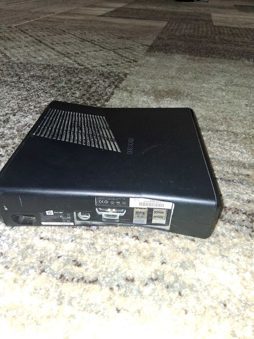 Xbox 360 cu 8 jocuri