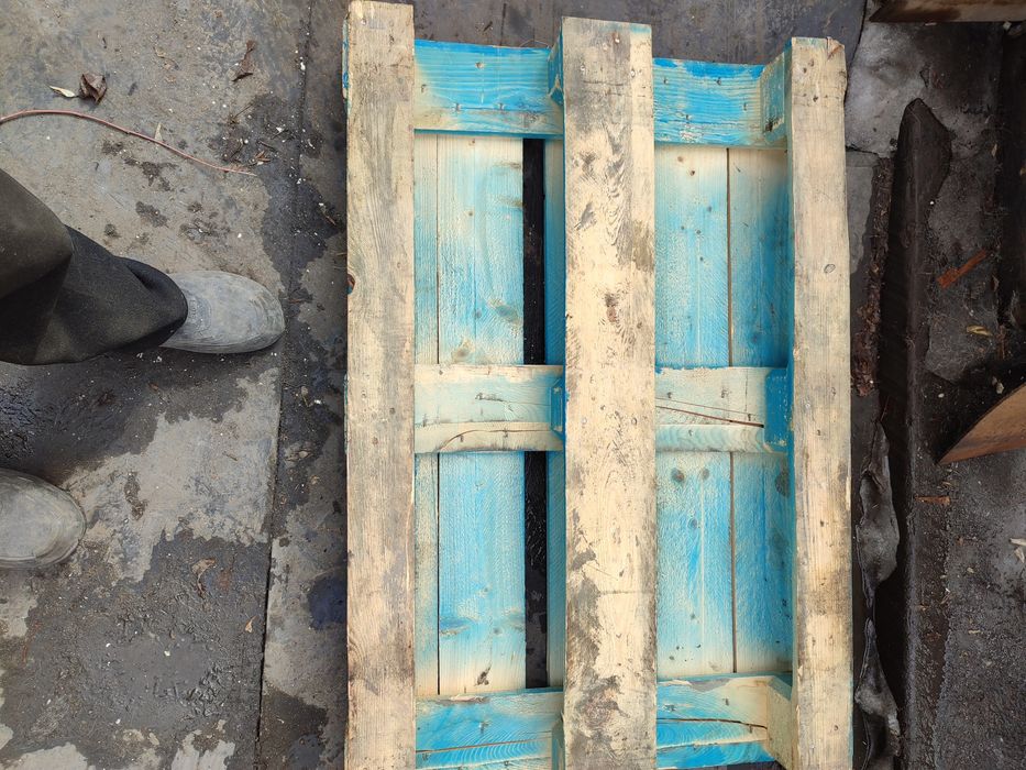 Продам Поддон, Полеты 2 шт. Размер 120-80.