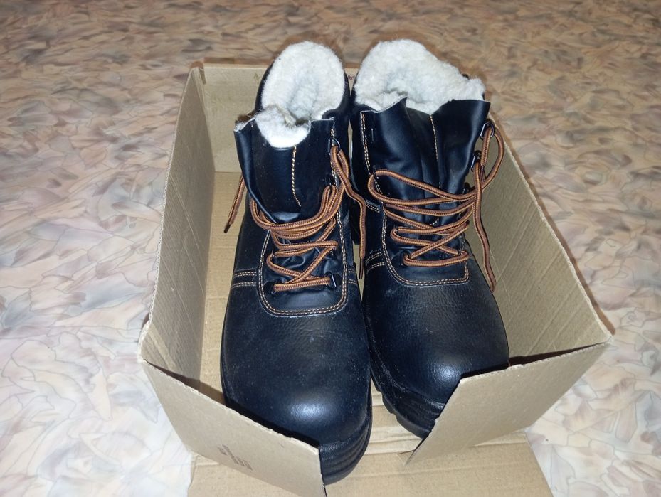 Продам Спец.обувь 41 размер