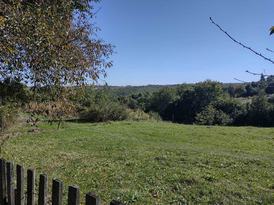 Casă de vânzare - com. Râșca sat Mărcești, cu anexe și teren (7500 mp)