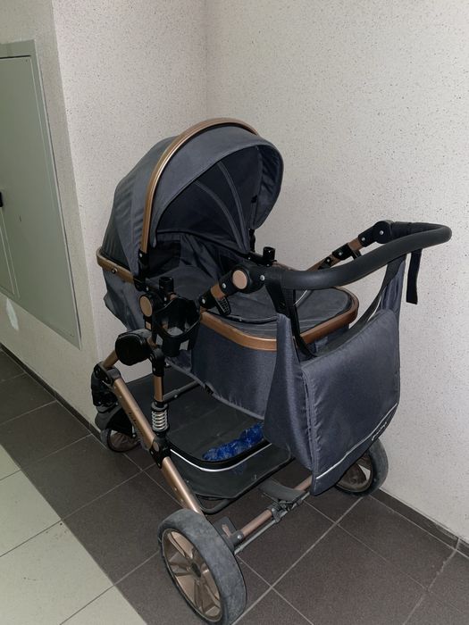 Детская коляска и автокресло