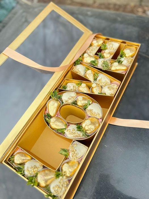 Подарок клубника в шоколаде