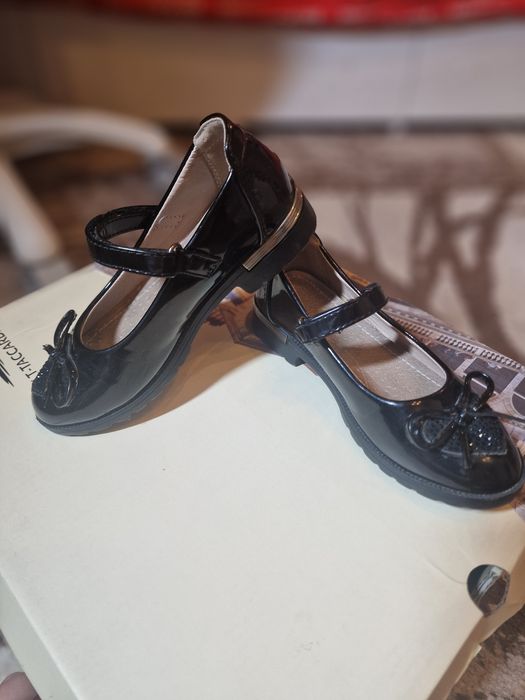 Туфли лакированные 28 размер